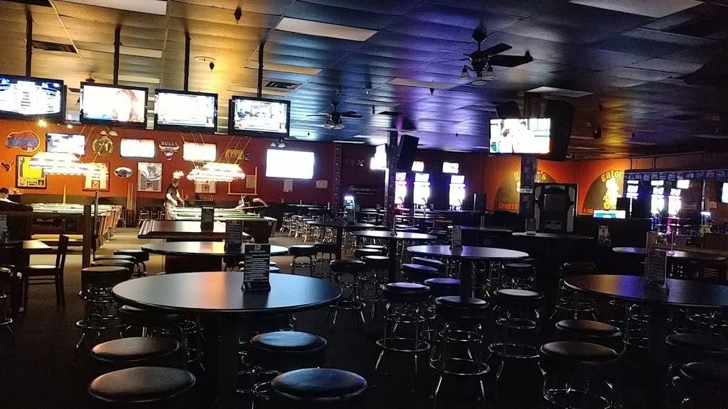 Gators Sports Bar And Grill | restaurant | 21041 Bear Valley Rd, Apple Valley, CA 92308, USA | 7609617200 OR +1 760-961-7200