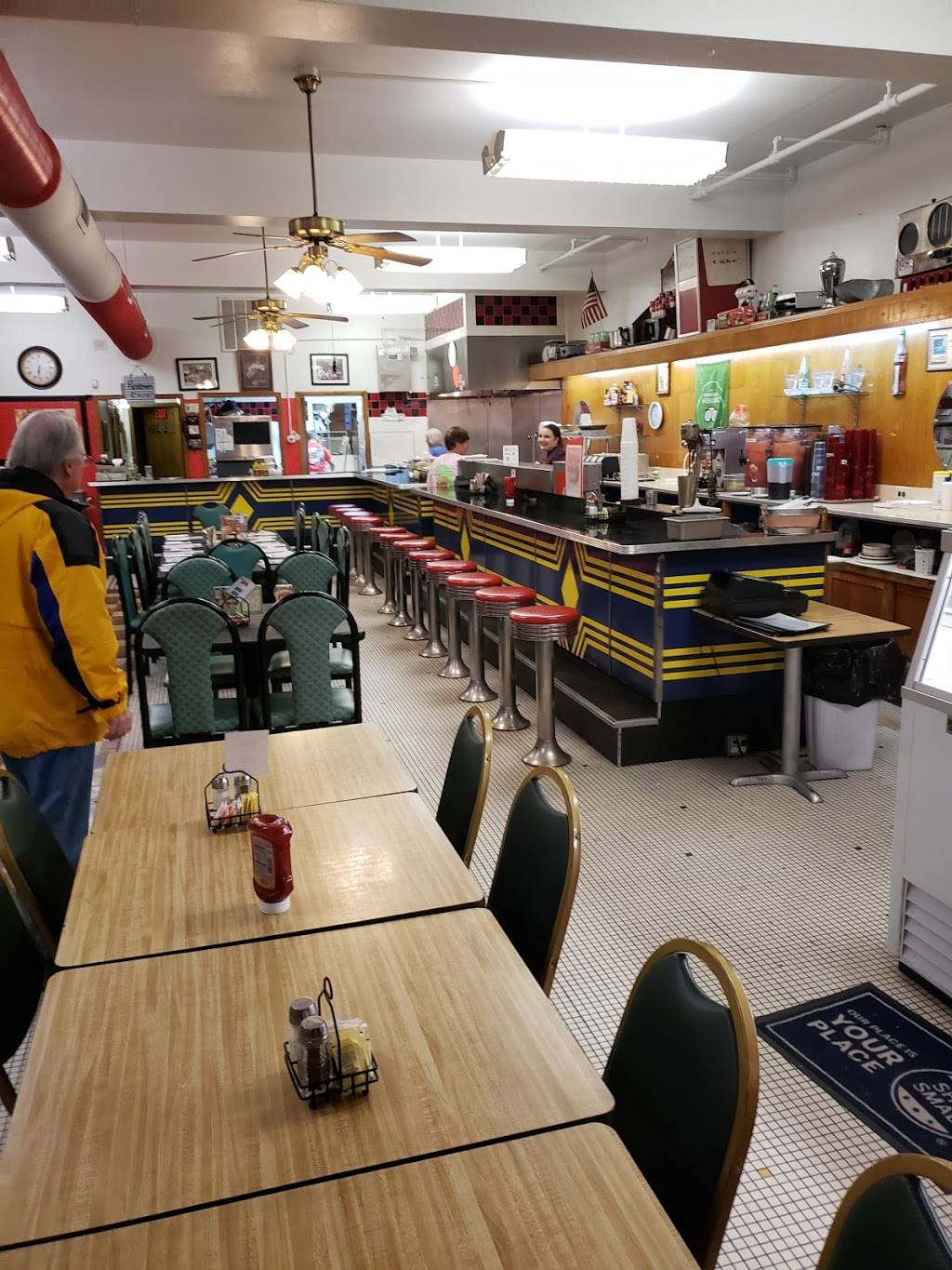 Buchanan Fountain and Grille | restaurant | 19771 Main St, Buchanan, VA 24066, USA | 5402668803 OR +1 540-266-8803