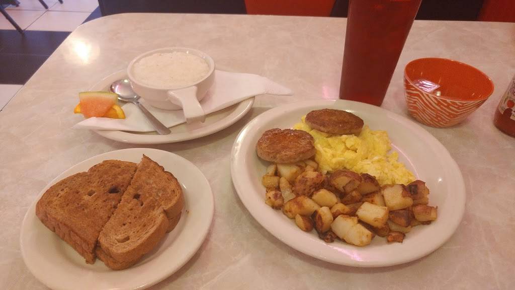 Joes Diner | restaurant | 1225 Airport-Pulling Rd, Naples, FL 34104, USA | 2394351616 OR +1 239-435-1616