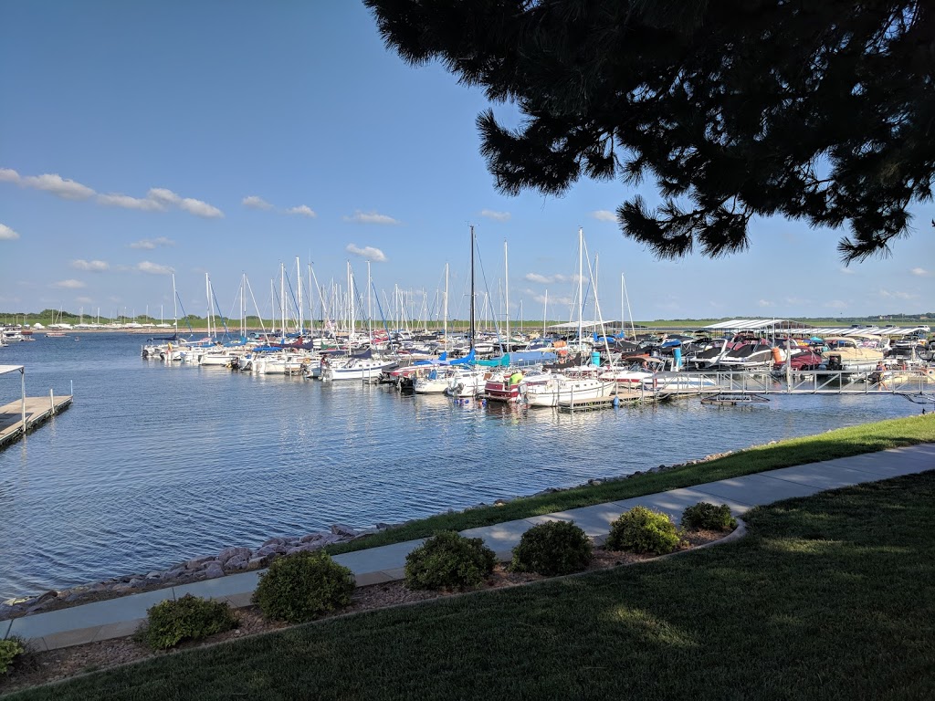 Marina Grill | restaurant | 43497 Shore Dr, Yankton, SD 57078, USA | 6056892111 OR +1 605-689-2111