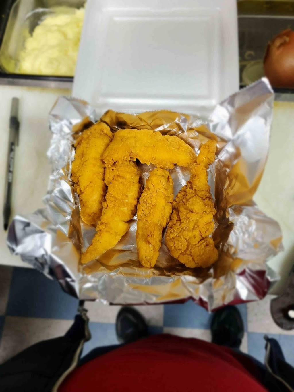 Rodriguez Grocery | cafe | 2601 N 33rd St, Philadelphia, PA 19132, USA | 2152256240 OR +1 215-225-6240