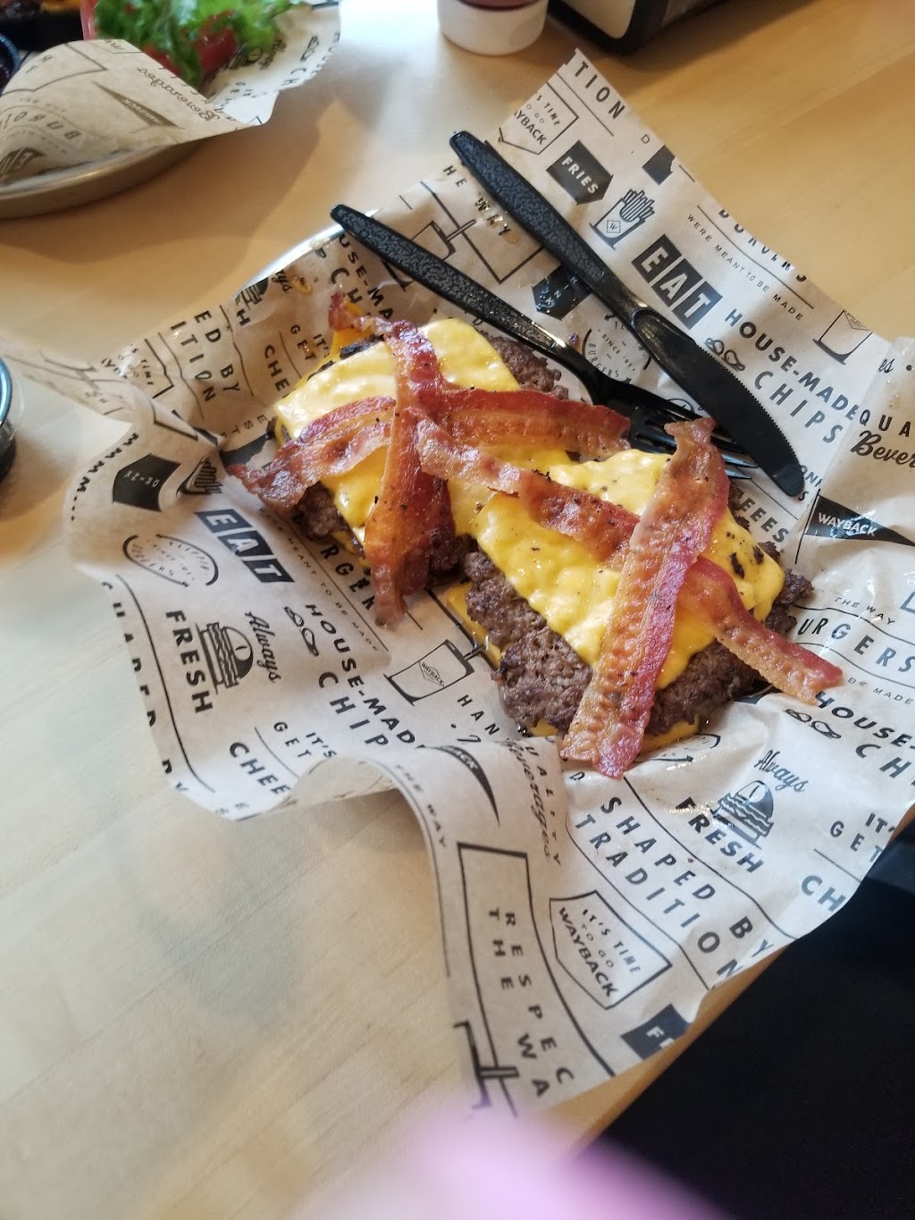 Wayback Burgers | restaurant | 15750 Panama City Beach Pkwy, Panama City, FL 32413, USA | 8505886692 OR +1 850-588-6692