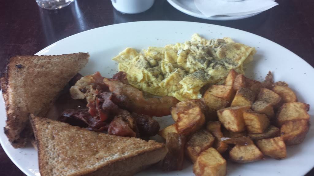 Daylight Diner | restaurant | 2641 Television Rd, Peterborough, ON K9J 6Y2, Canada | 7057755000 OR +1 705-775-5000