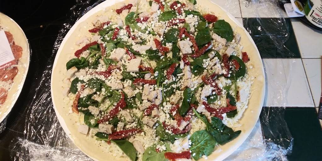 Papa Murphys Take N Bake Pizza | meal takeaway | 4130 S Bowen Rd #104, Arlington, TX 76016, USA | 8174724242 OR +1 817-472-4242