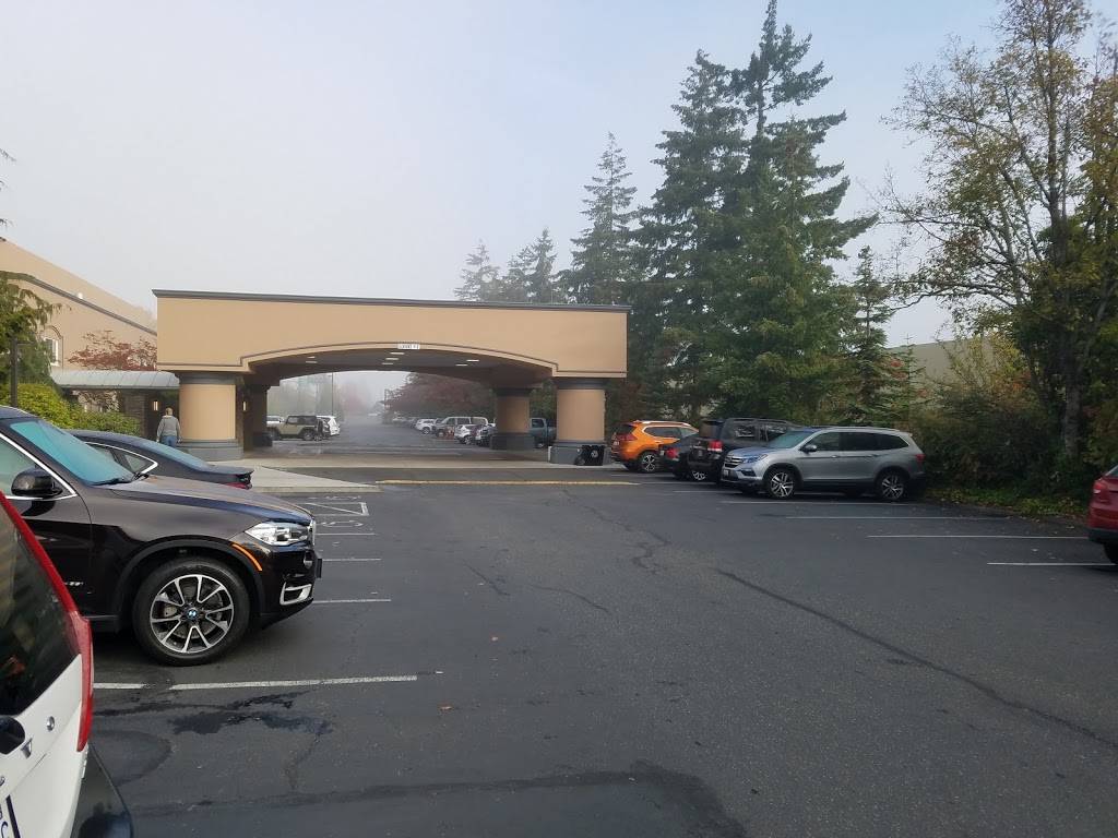 Chinuk Restaurant | restaurant | 714 Lakeway Dr, Bellingham, WA 98229, USA | 3603926520 OR +1 360-392-6520