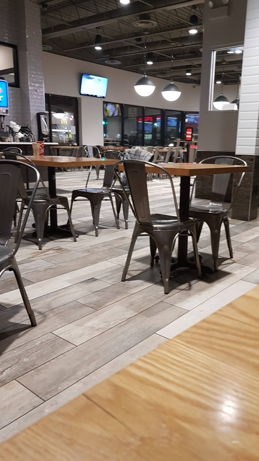 Sbarro Pizza | restaurant | 5554 W Fullerton Ave, Chicago, IL 60639, USA | 8727601000 OR +1 872-760-1000