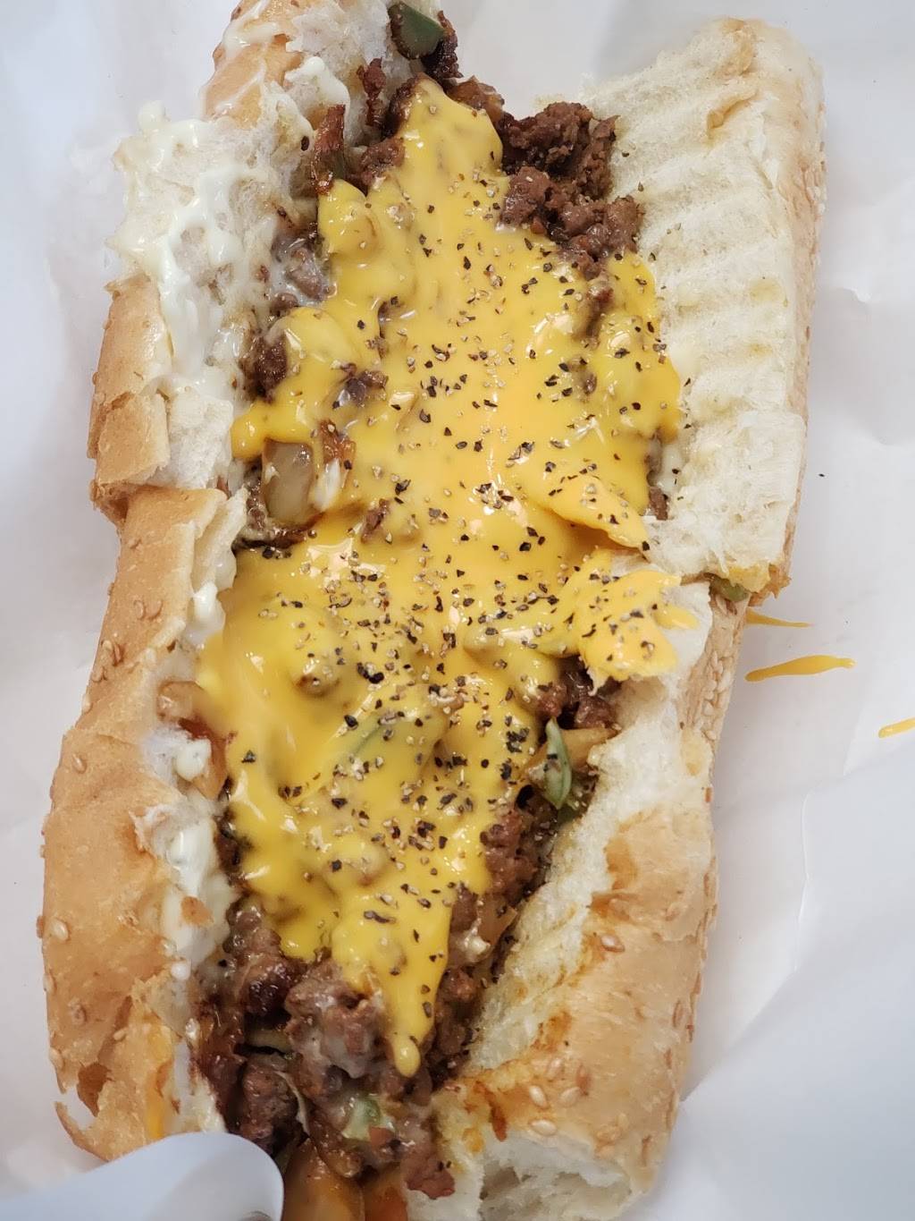 Detroit Pitstop Grill inside (BP) | restaurant | 24761 W Seven Mile Rd, Detroit, MI 48219, USA | 3137666185 OR +1 313-766-6185