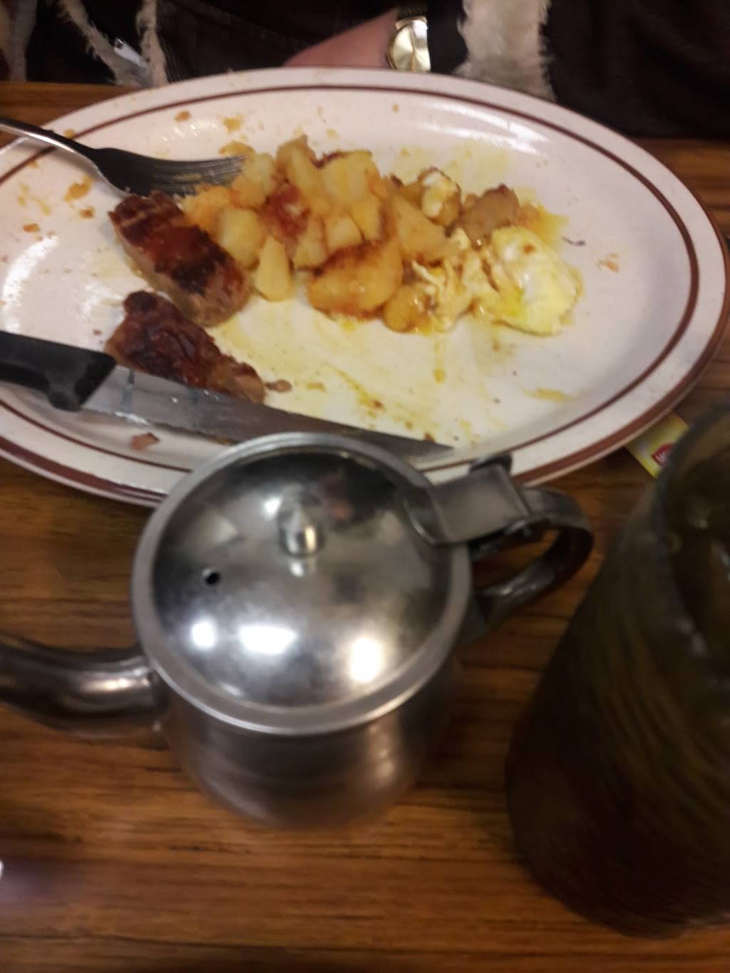 Toms Restaurant | restaurant | 740 East Ridge Road, Rochester, NY 14621, USA | 5853421100 OR +1 585-342-1100