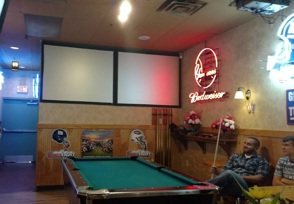 Chics | restaurant | 226 Kingston Plaza, Kingston, NY 12401, USA | 8453311537 OR +1 845-331-1537