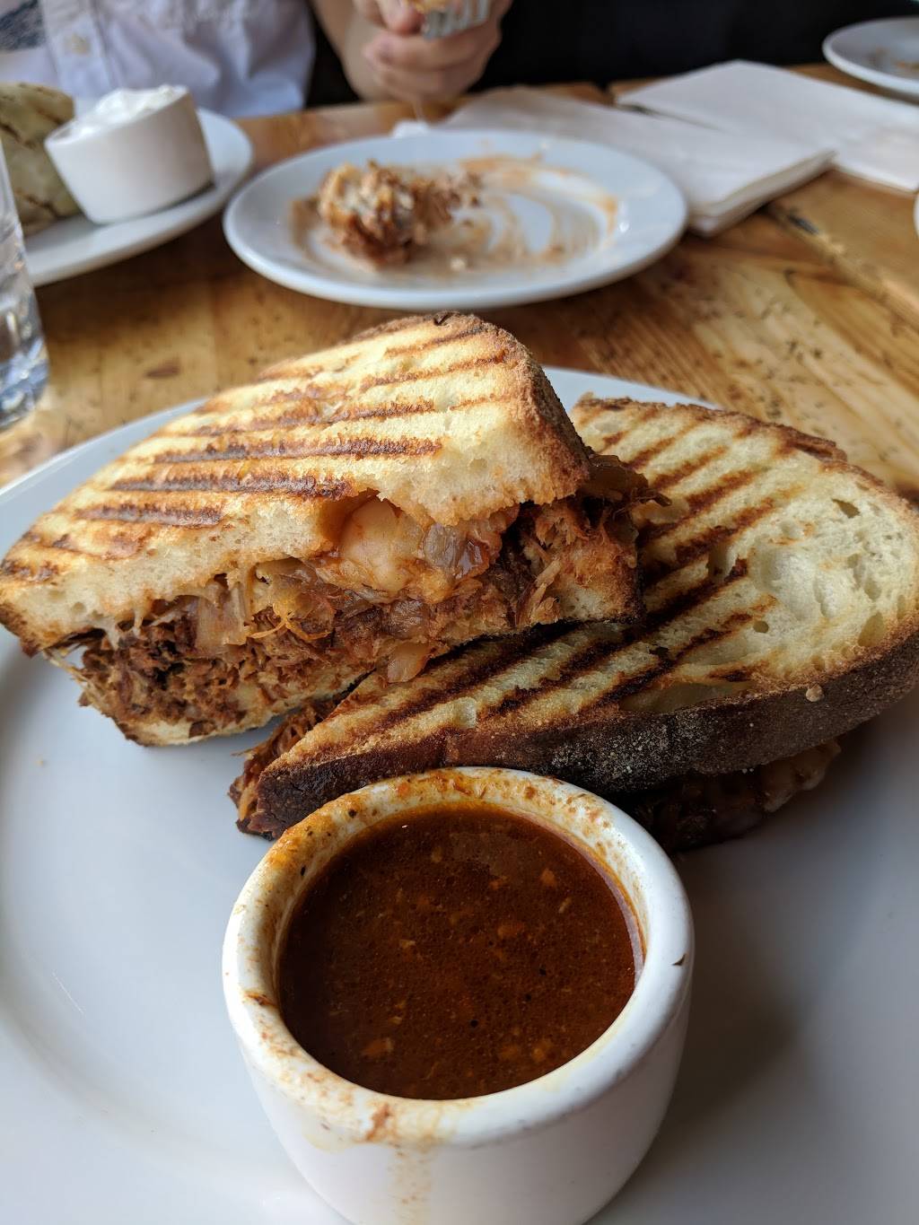 Simmzys | restaurant | 5271 E 2nd St, Long Beach, CA 90803, USA | 5624395590 OR +1 562-439-5590