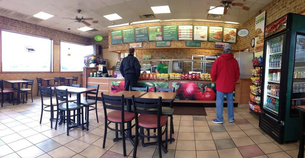 Subway | restaurant | 2720 B Newport Hwy, Sevierville, TN 37876, USA | 8654530444 OR +1 865-453-0444