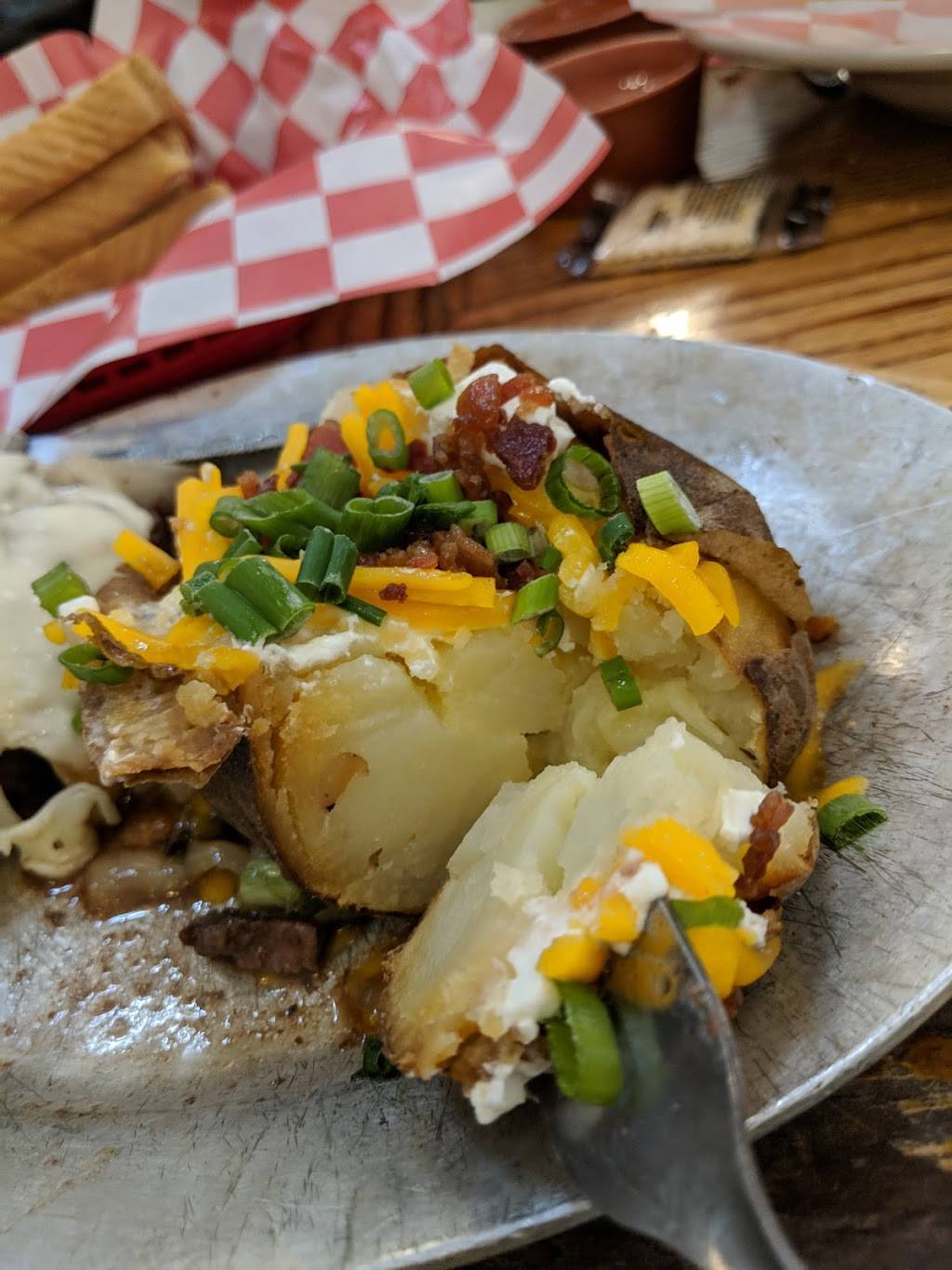 Candlelite Inn Restaurant | restaurant | 1202 E Division St, Arlington, TX 76011, USA | 8172759613 OR +1 817-275-9613