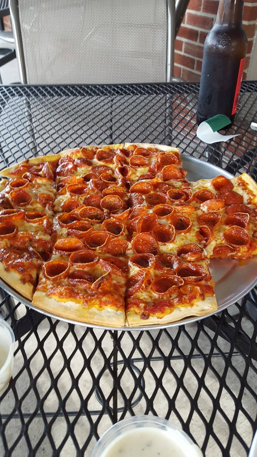 Pats Pizza & Pub | restaurant | 55 E Main St, West Jefferson, OH 43162, USA | 6148795433 OR +1 614-879-5433
