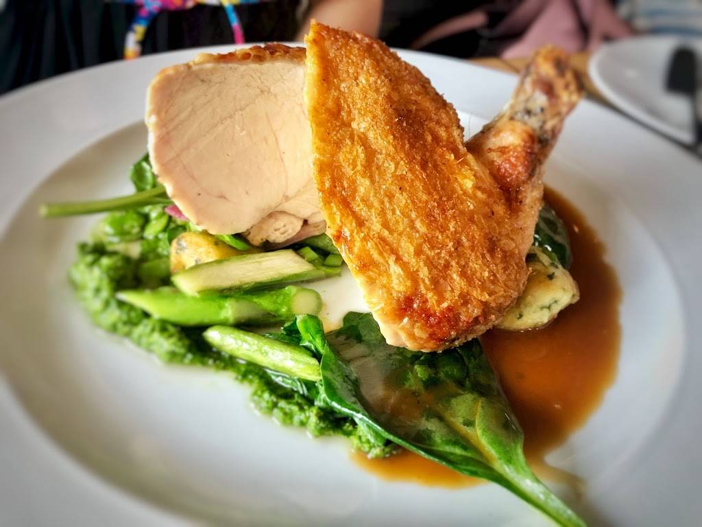 Scaramouche Restaurant & Pasta Bar and Grill | restaurant | 1 Benvenuto Pl, Toronto, ON M4V 2L1, Canada | 4169618011 OR +1 416-961-8011