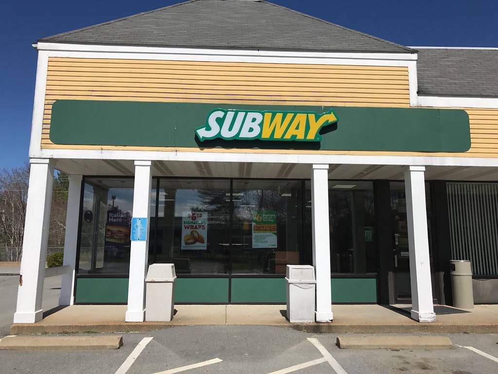 Subway | restaurant | 547 W Grove St, Middleborough, MA 02346, USA | 5089477875 OR +1 508-947-7875