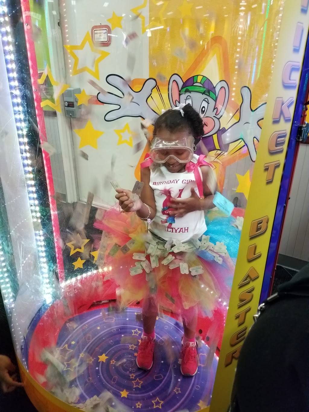 Chuck E. Cheese | restaurant | 500 Old Town Rd, Vestavia Hills, AL 35216, USA | 2059793420 OR +1 205-979-3420