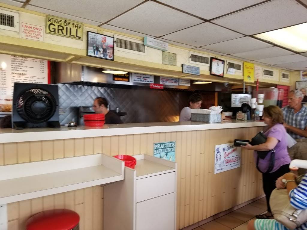 Paradise Pup | restaurant | 1724 S River Rd, Des Plaines, IL 60018, USA | 8476998590 OR +1 847-699-8590