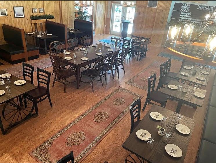 Canaan Country Club and The Belted Cow | restaurant | 74 High St, Canaan, CT 06018, USA | 8608247683 OR +1 860-824-7683