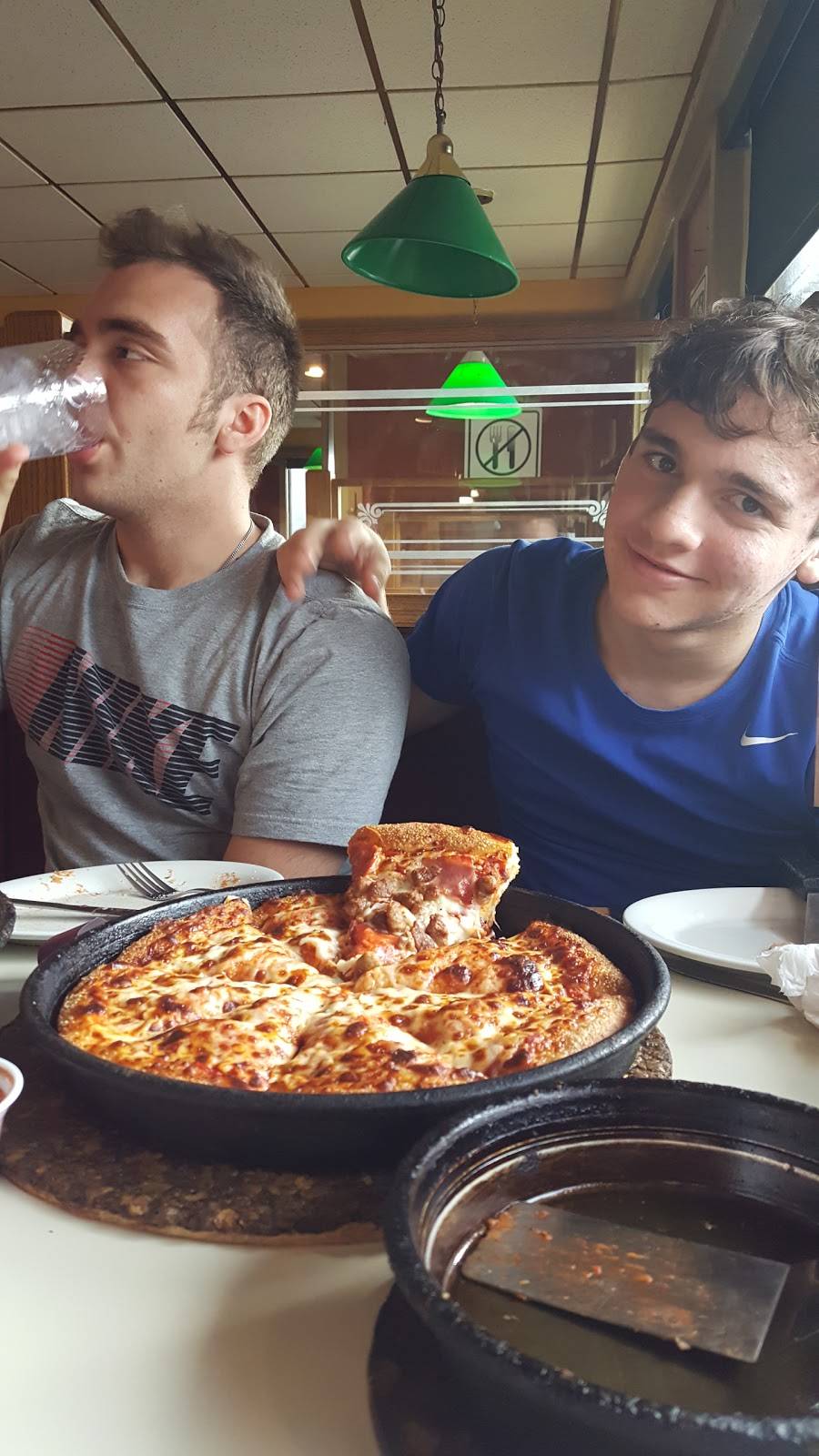 Pizza Hut | restaurant | 1396 Dual 40 Hwy, Hagerstown, MD 21740, USA | 3017392100 OR +1 301-739-2100