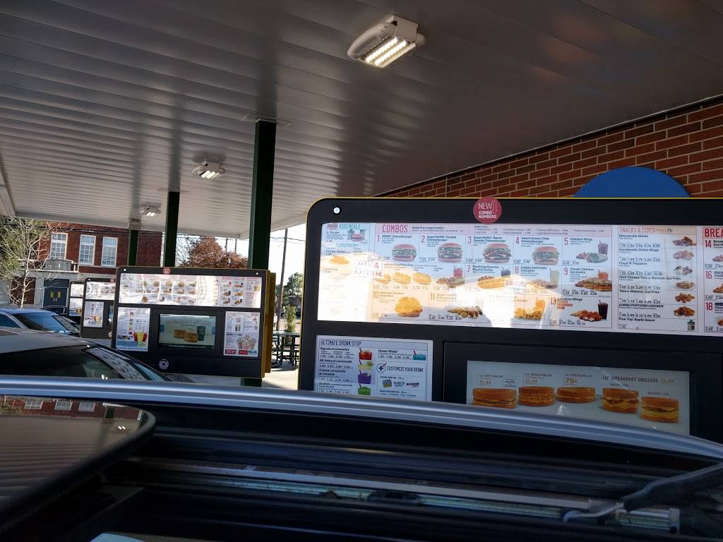 Sonic Drive-In | restaurant | 4801 Ross Ave, Dallas, TX 75204, USA | 4697782433 OR +1 469-778-2433