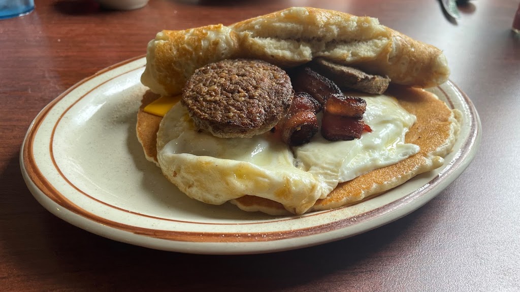 The Olde Schoolhouse Restaurant | restaurant | 1638 Paris Ave, Port Royal, SC 29935, USA | 8433797379 OR +1 843-379-7379