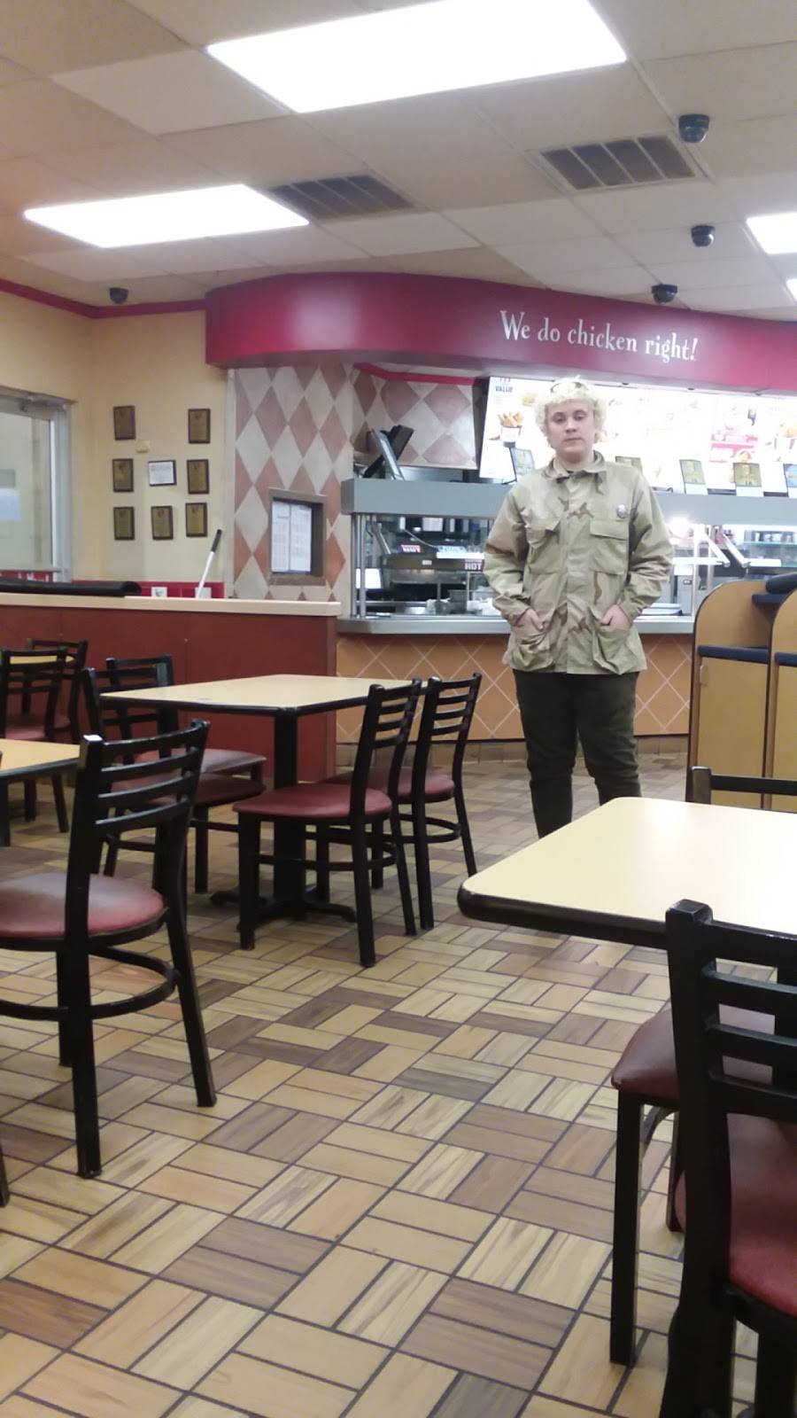 KFC | restaurant | 1192 W Broad St, Dunn, NC 28334, USA | 9108926189 OR +1 910-892-6189