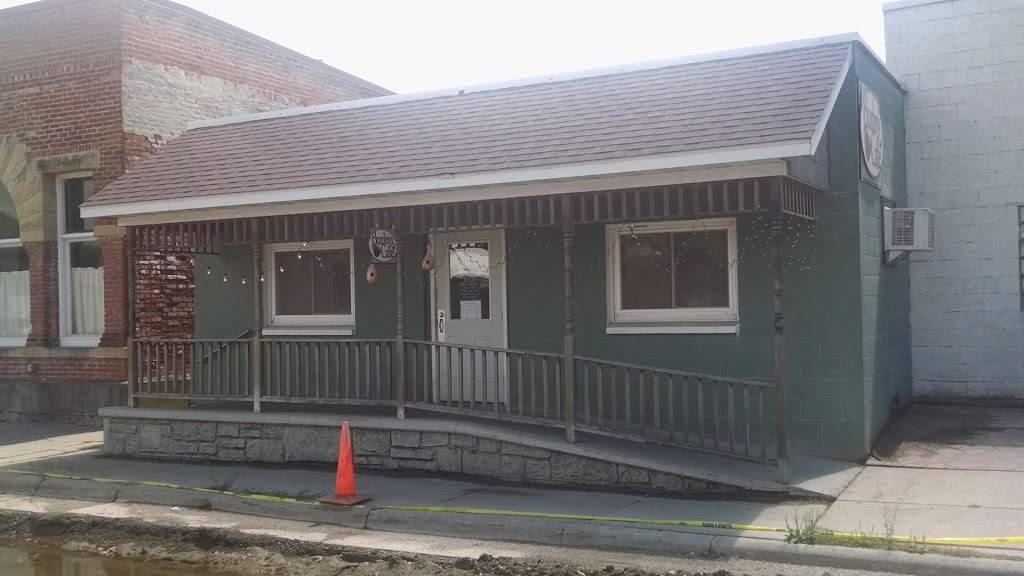 Burdeys Cafe | restaurant | 417 Mill St, Peterson, MN 55962, USA | 5078752424 OR +1 507-875-2424