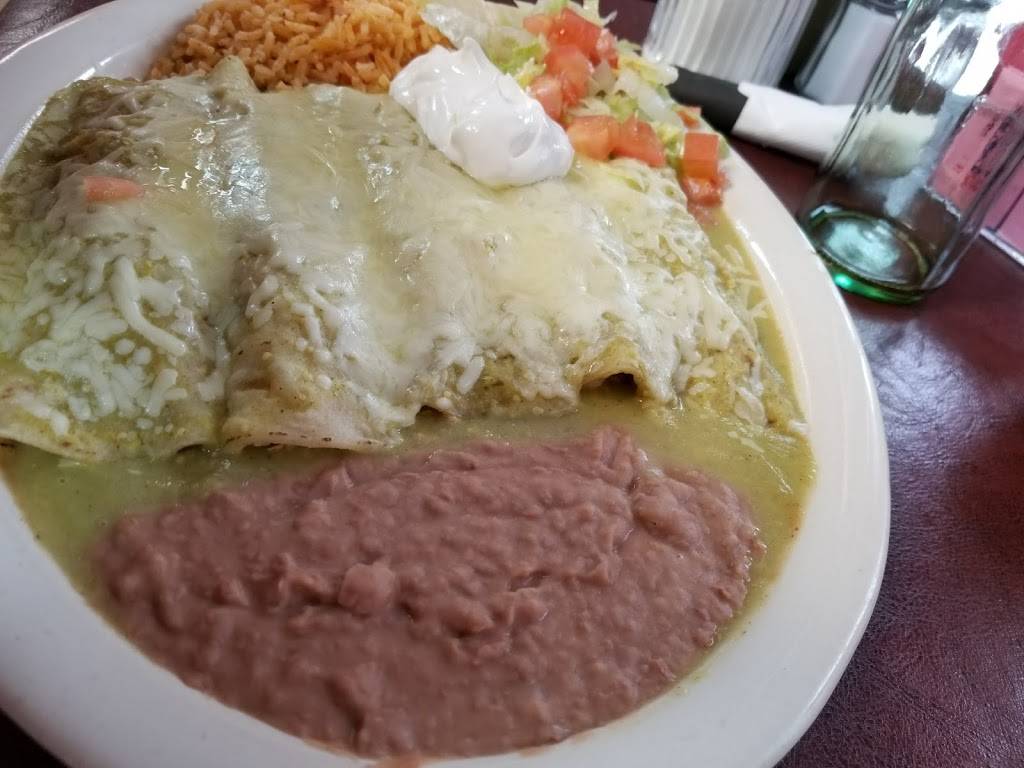 La Media Luna Cafe | restaurant | 12317 Wetmore Rd, San Antonio, TX 78247, USA | 2105454775 OR +1 210-545-4775