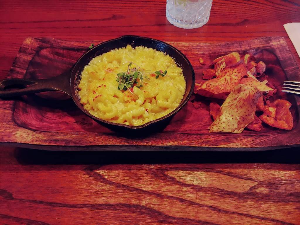 Bistro Le Sacré | restaurant | 1600 Chemin dOka porte 7, Oka, QC J0N 1E0, Canada | 4504219339 OR +1 450-421-9339