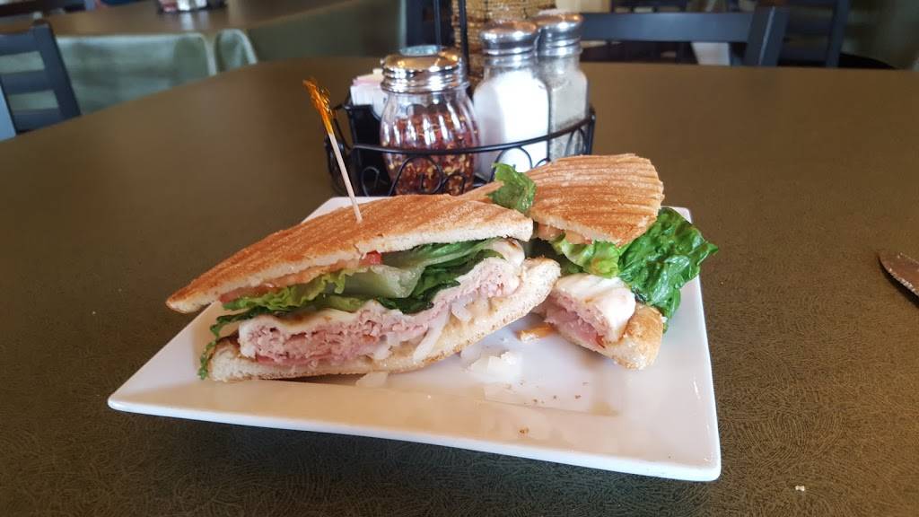 Vinces Restaurant & Pizzeria | restaurant | 619 4th Ave, Monroe, WI 53566, USA | 6083283222 OR +1 608-328-3222