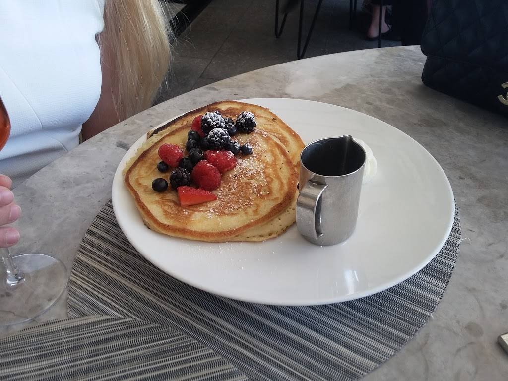 Freds Beverly Hills | restaurant | 9570 Wilshire Blvd, Beverly Hills, CA 90212, USA | 3107775877 OR +1 310-777-5877