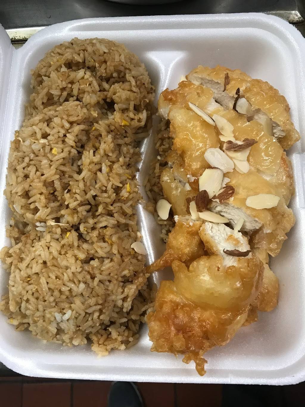 Panda Garden | restaurant | 4680 W Walton Blvd, Waterford Twp, MI 48329, USA | 2485997200 OR +1 248-599-7200