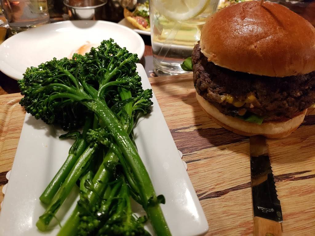 Maggie McFlys® Springfield | restaurant | 6797 Springfield Mall, Springfield, VA 22150, USA | 7039229300 OR +1 703-922-9300