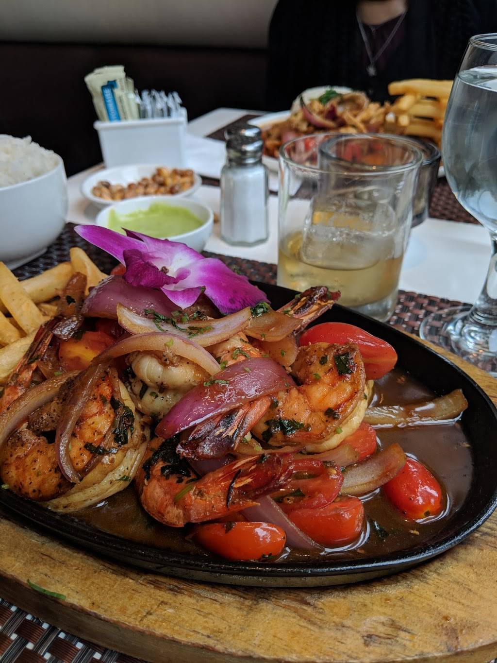 Pollo DOro | meal takeaway | 306 Gold St, Brooklyn, NY 11201, USA | 7188558088 OR +1 718-855-8088