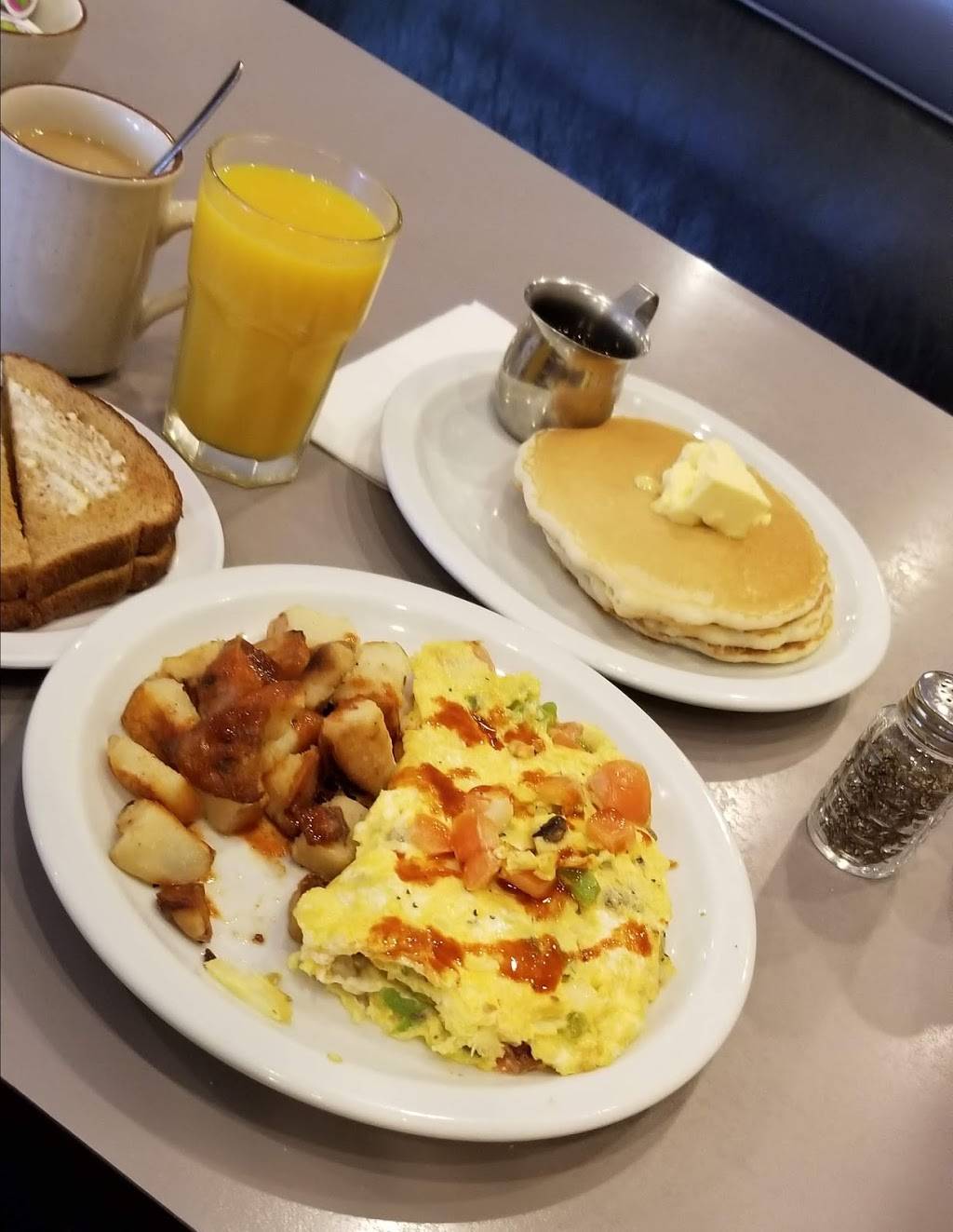 Mikes Cafe | restaurant | 2118 First St, Livermore, CA 94550, USA | 9254475535 OR +1 925-447-5535