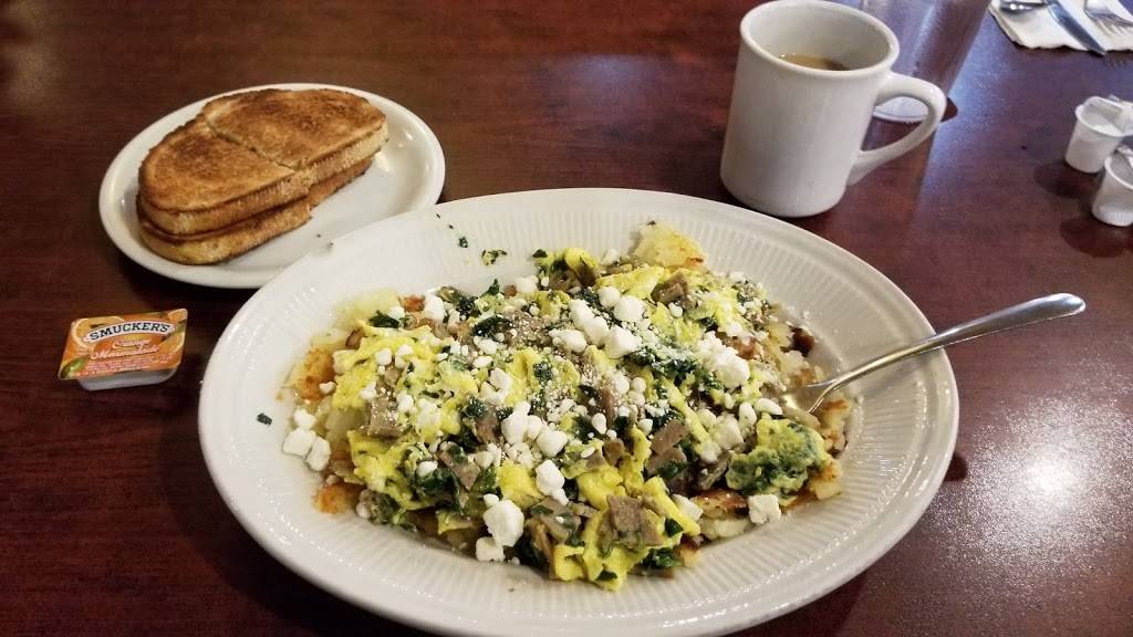 Lunas Deli & Restaurant | restaurant | 5198 Pearl Rd, Cleveland, OH 44129, USA | 2163518669 OR +1 216-351-8669