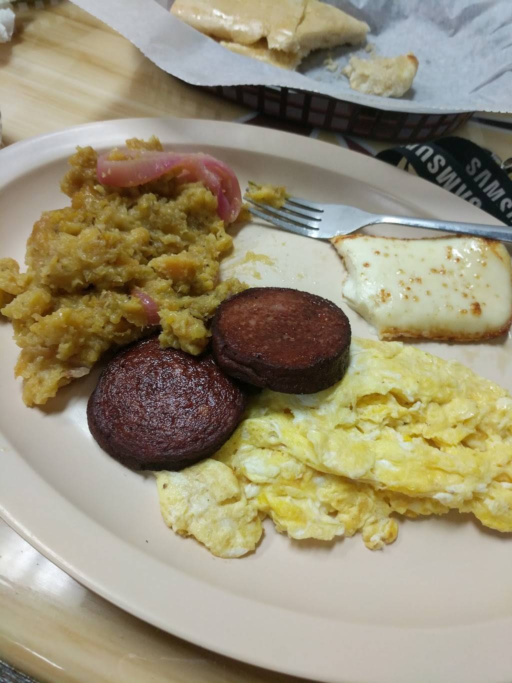 Cafe Que Rico | restaurant | 1822 NE Miami Gardens Dr, Miami, FL 33179, USA | 3056273845 OR +1 305-627-3845