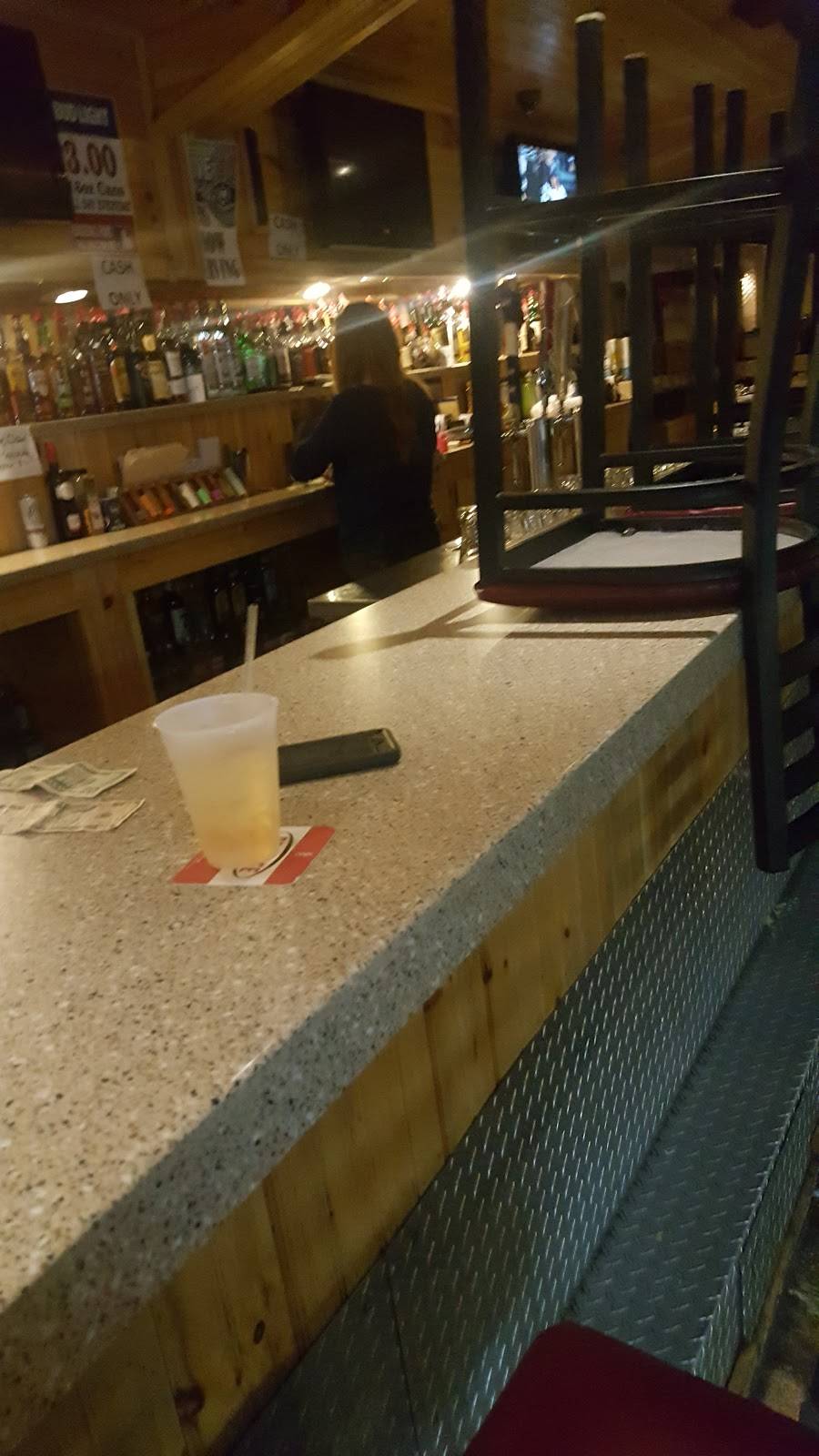 Nips Park Avenue Saloon | restaurant | 135 Park Ave, Binghamton, NY 13903, USA | 6077242215 OR +1 607-724-2215