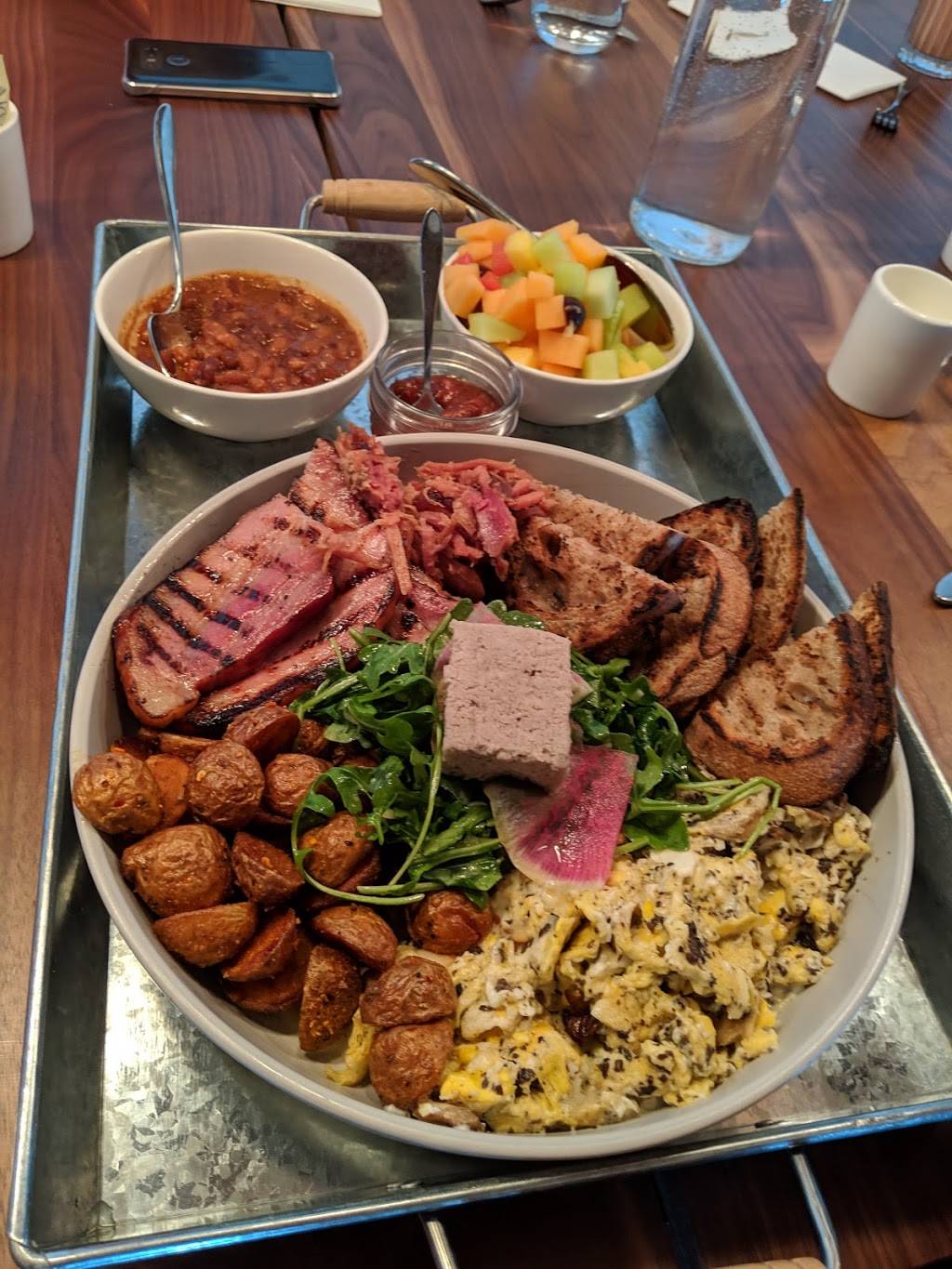 425˚F | restaurant | 100 Place Fabien Drapeau, Sainte-Thérèse, QC J7E 5W6, Canada | 4509519551 OR +1 450-951-9551