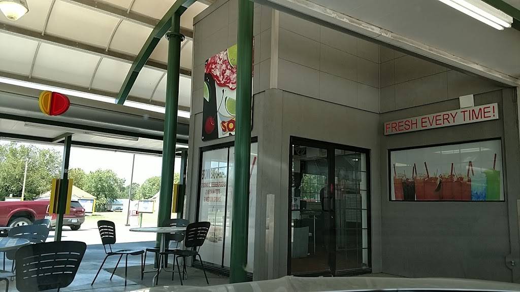 Sonic Drive-In | restaurant | 208 W St John St, Girard, KS 66743, USA | 6207246010 OR +1 620-724-6010