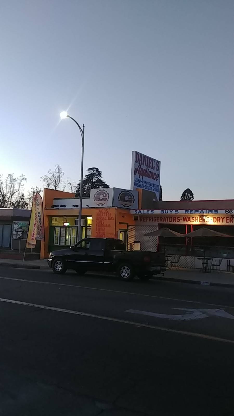 Restaurant La casa de mama | restaurant | 224 W Olive Ave, Fresno, CA 93728, USA | 3133043656 OR +1 313-304-3656