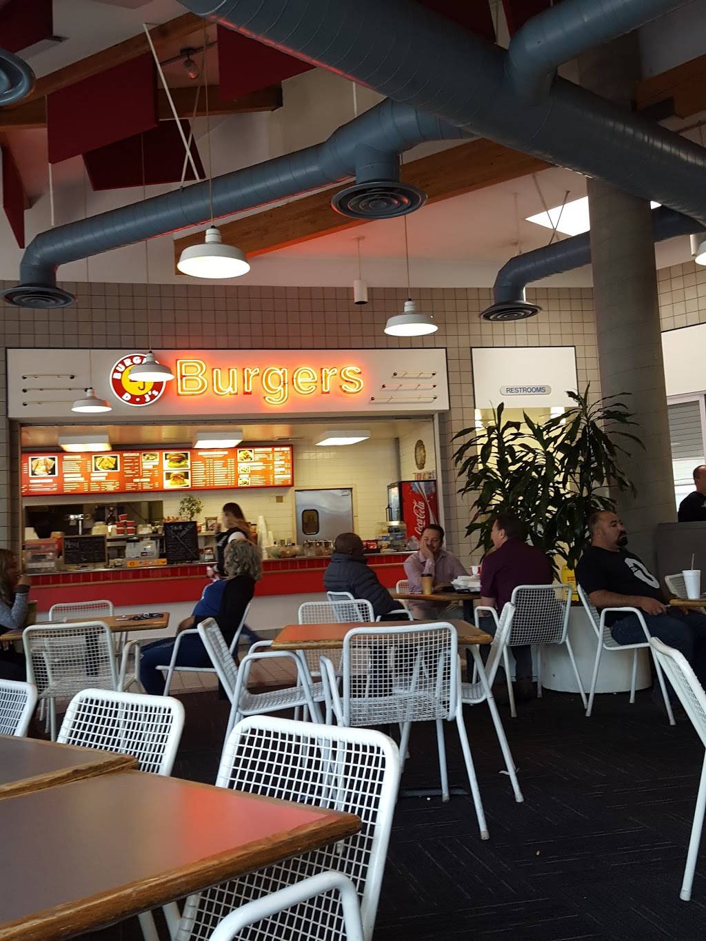 D Js Burgers | restaurant | 4830 S Eastern Ave, Los Angeles, CA 90040, USA | 3238901929 OR +1 323-890-1929