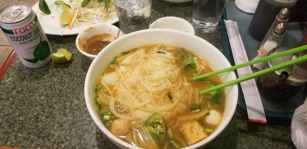 LD Pho | restaurant | 4722 N Kedzie Ave, Chicago, IL 60625, USA | 7739618551 OR +1 773-961-8551