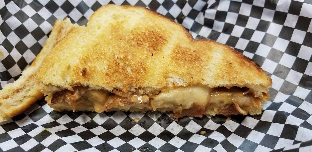 Sammies | meal takeaway | 117 Lovelace Ave, Martin, TN 38237, USA | 7315871992 OR +1 731-587-1992