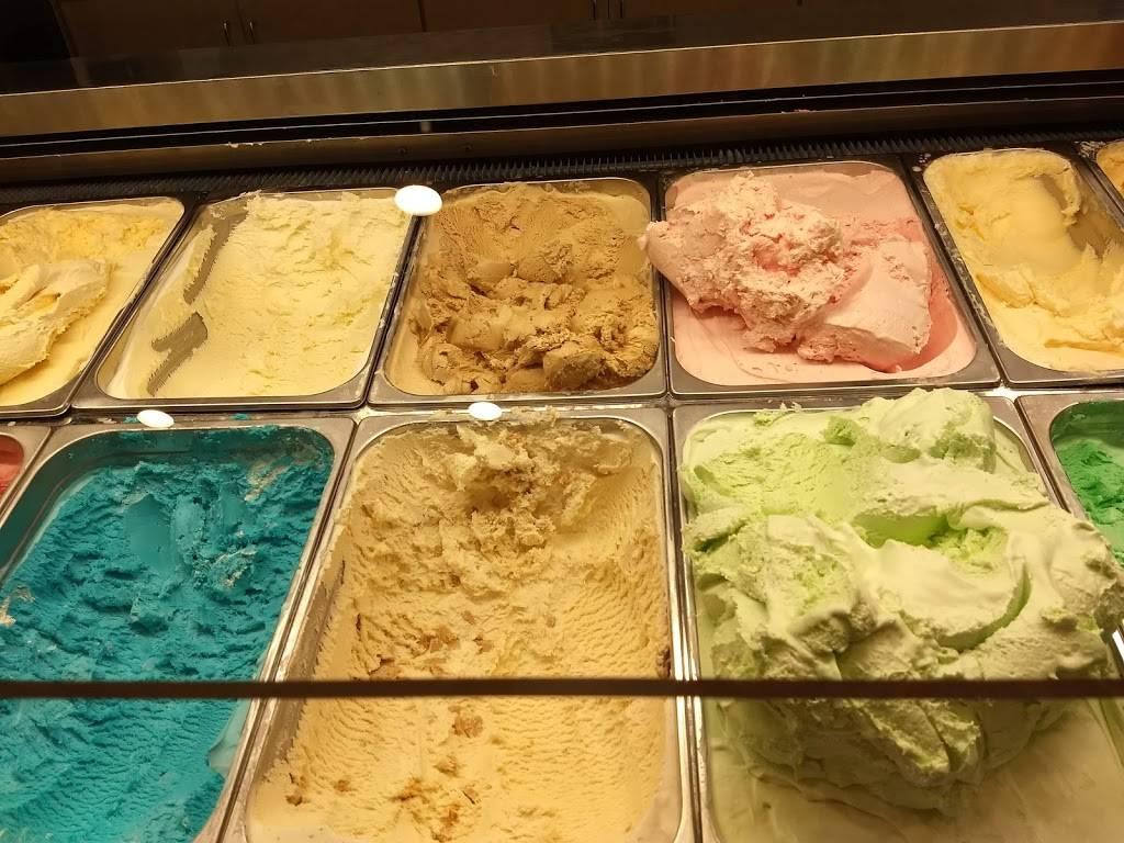 Cold Stone Creamery | bakery | 3350 Footbridge Ln STE 121, Hope Mills, NC 28348, USA | 9102638021 OR +1 910-263-8021