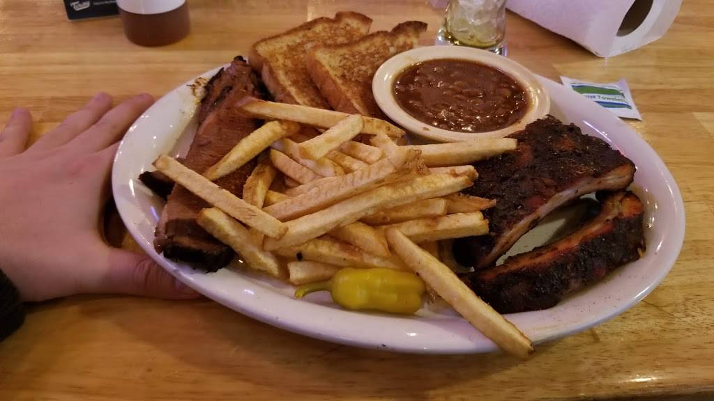 Sassys Barbecue and Grille | restaurant | 1290 Steamboat Dr, Fayetteville, AR 72704, USA | 4794356996 OR +1 479-435-6996