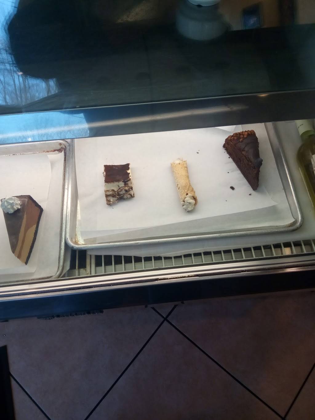 Campania Pasta & Pizza | restaurant | 235 Broadway, Huntington, NY 11743, USA | 6316515568 OR +1 631-651-5568