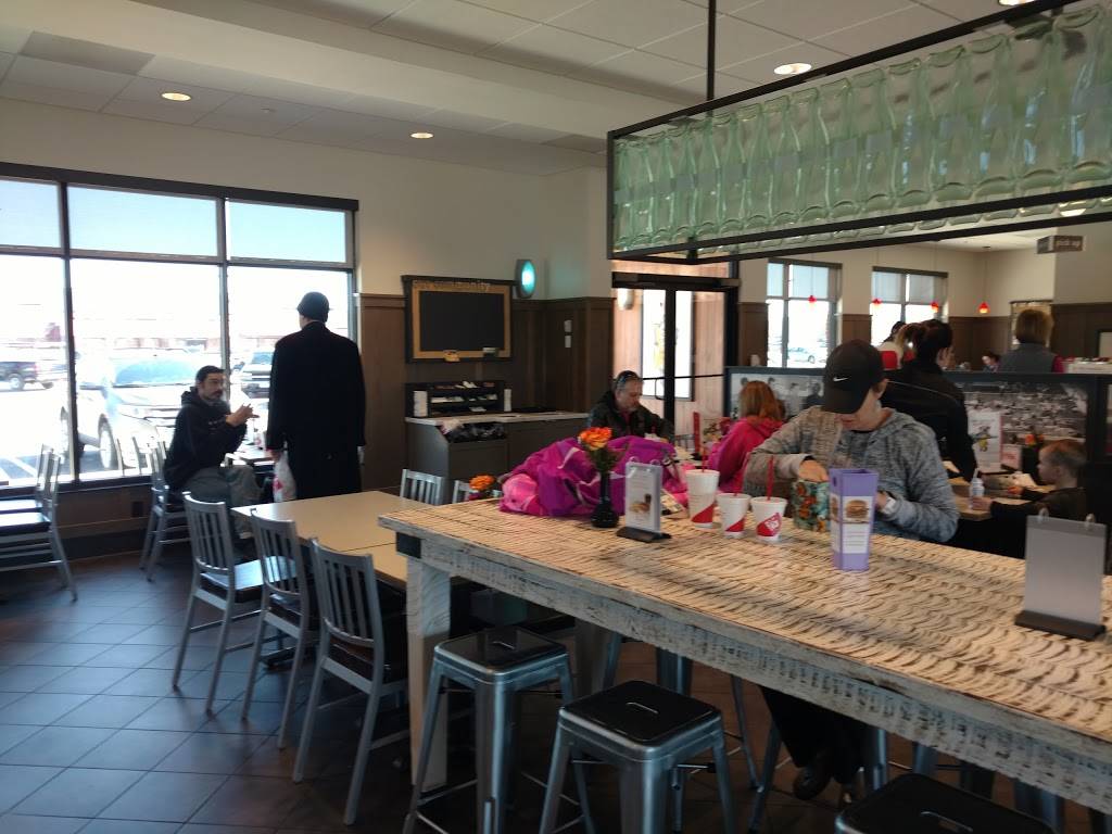 Chick-fil-A | restaurant | 3831 41st Ave Dr, Moline, IL 61265, USA | 3097971605 OR +1 309-797-1605