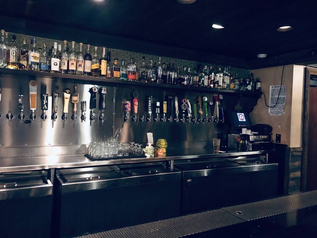 Glass Half Full Taproom | restaurant | 7301 S Santa Fe Dr #850, Littleton, CO 80120, USA | 3037302470 OR +1 303-730-2470