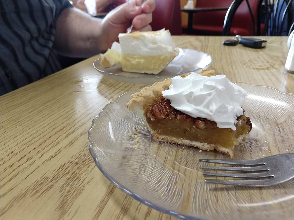 7 Stars Family Restaurant - Clear Lake | restaurant | 2309 3rd Ave S, Clear Lake, IA 50428, USA | 6412318026 OR +1 641-231-8026